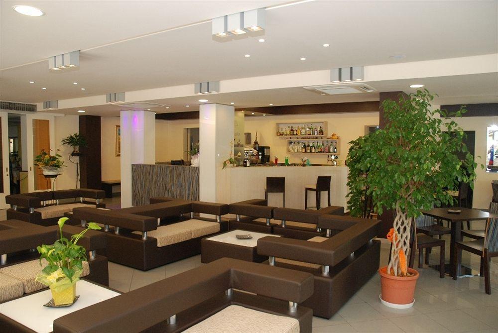 Hotel Ambra Cesenatico Exteriör bild