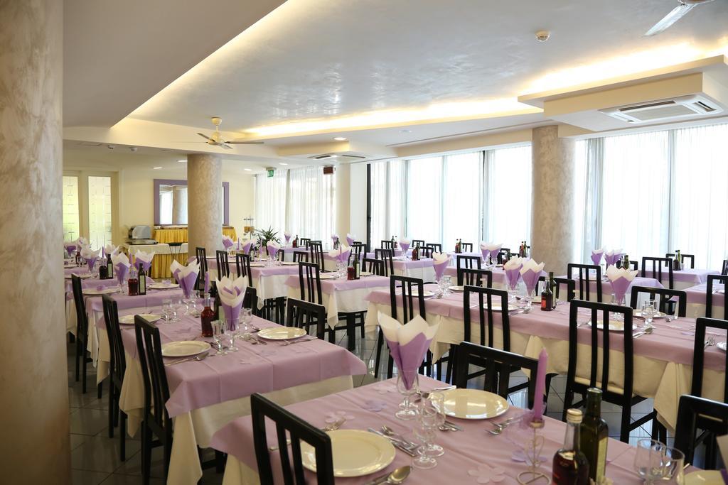 Hotel Ambra Cesenatico Exteriör bild